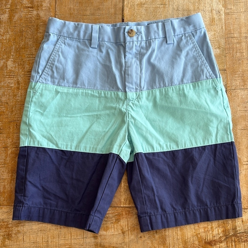 NWOT Vineyard Vines boys shorts size 10